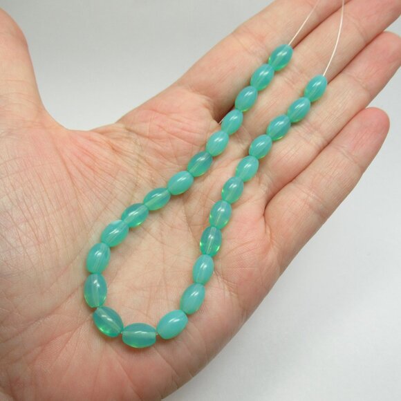 Uranium Glass Beads - Picture 2 of 7